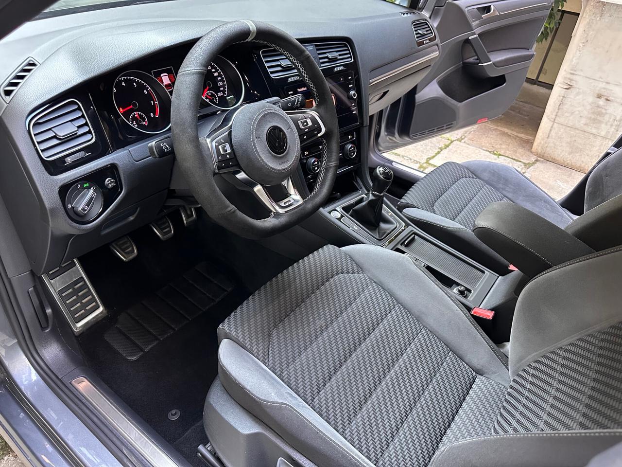 Volkswagen Golf 1.0 TSI *R-LINE*