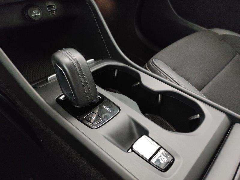 VOLVO XC40 (2017-->) - XC40 D3 Geartronic Momentum