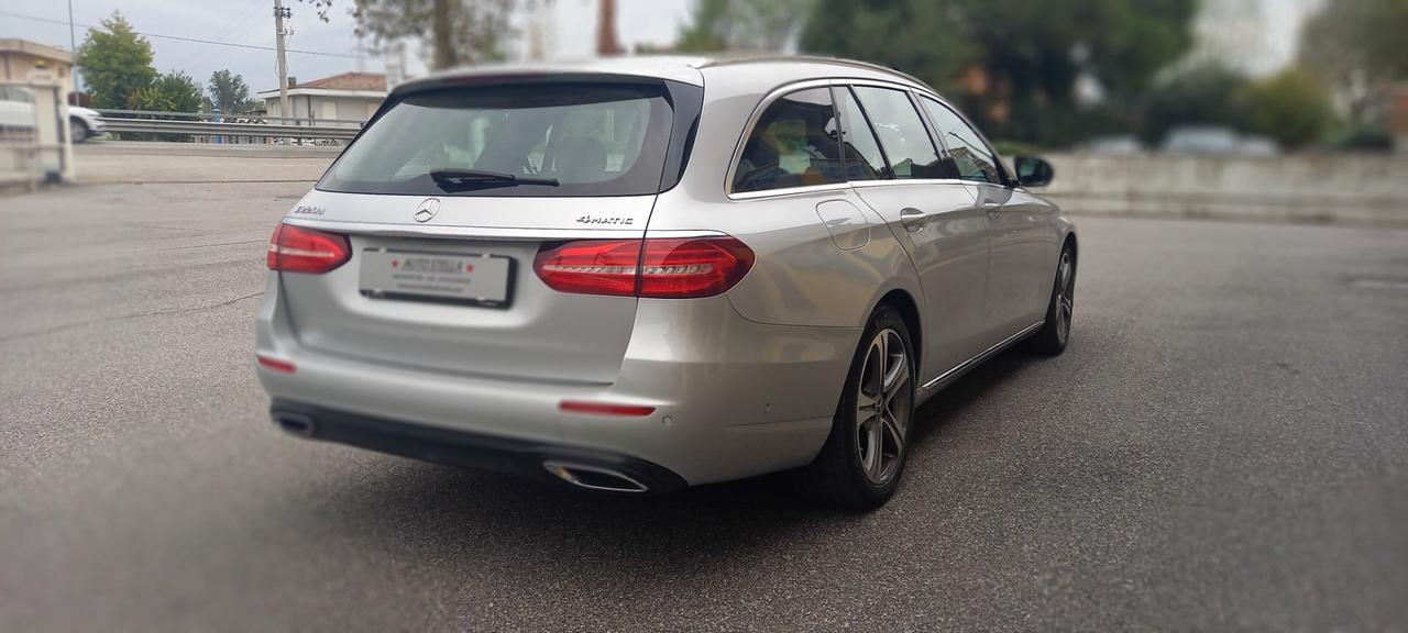 Mercedes-Benz E 220 S.W. Turbodiesel cc. 1950 CV. 194 S.W. 4 Matic Trazione Integrale Allestimento Businnes-Sport IVA DEDUCIBILE.