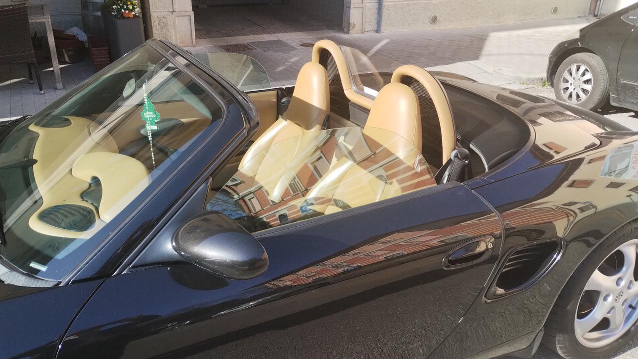Porsche Boxster 2.5i 24V cat