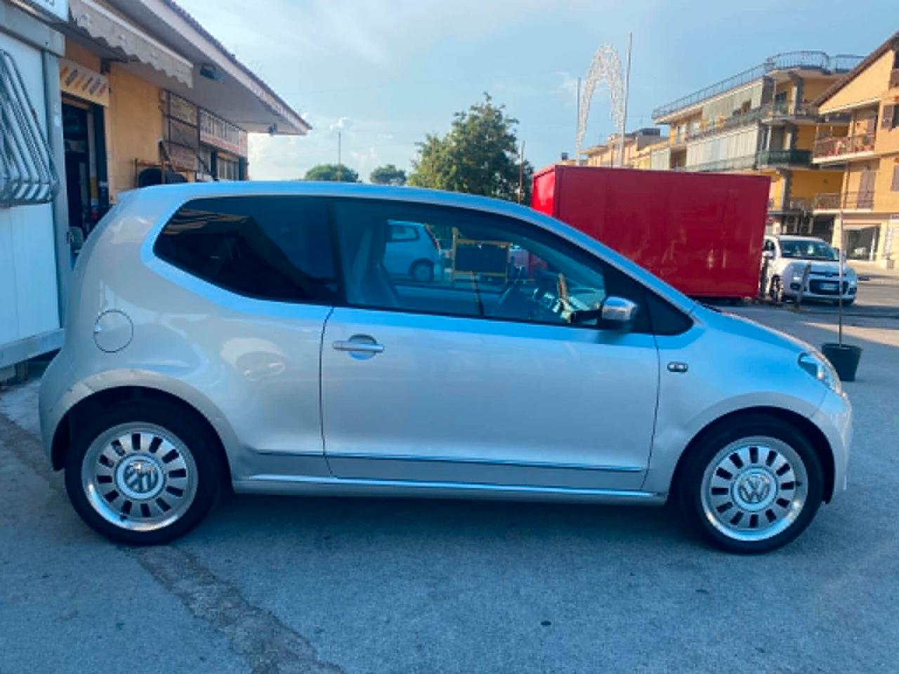 Volkswagen up! 1.0 3p. X Neopatentati a Prezzo