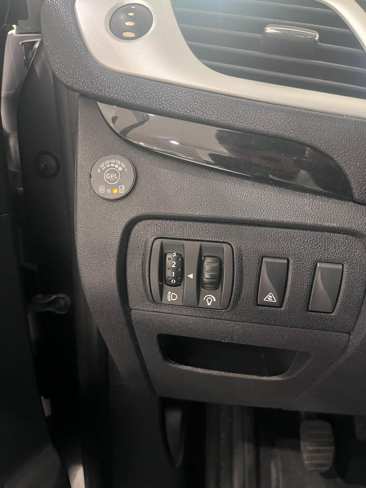 RENAULT SCENIC XMOD 1.6 GPL 110CV MOTORE NUOVO ANNO 2013