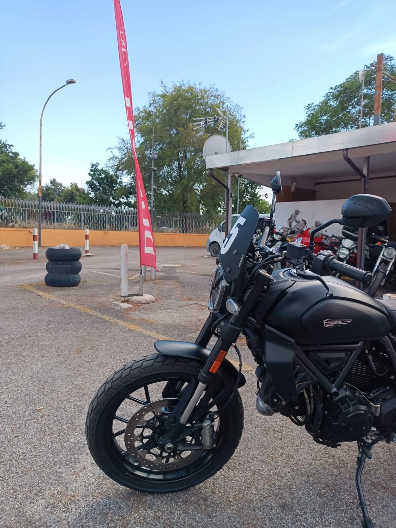 Ducati Scrambler ICON DARK