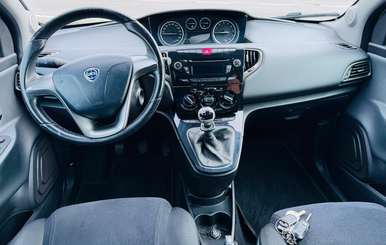 Lancia Ypsilon 1.2 69 CV 5 porte S&S Platinum