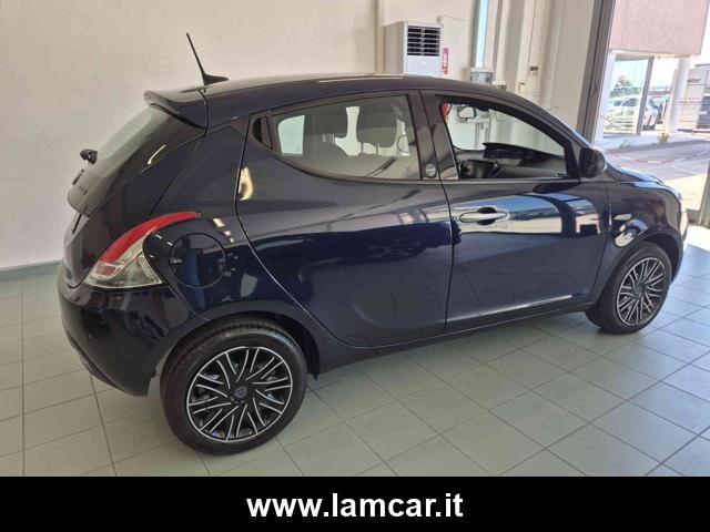 LANCIA Ypsilon 1.0 FireFly 5 porte S&S Hybrid Ecochic Silver