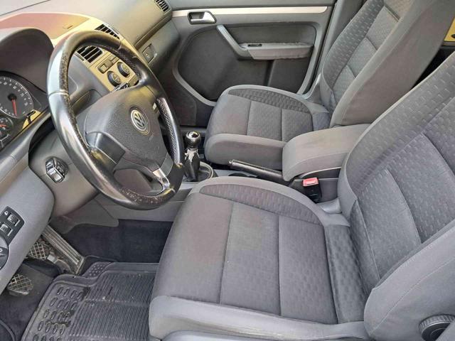 VOLKSWAGEN Touran 2.0 16V TDI Highline 7 posti neopatentati