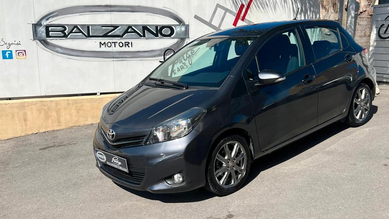 TOYOTA YARIS 1.4 D 5 PORTE LOUNGE 2014