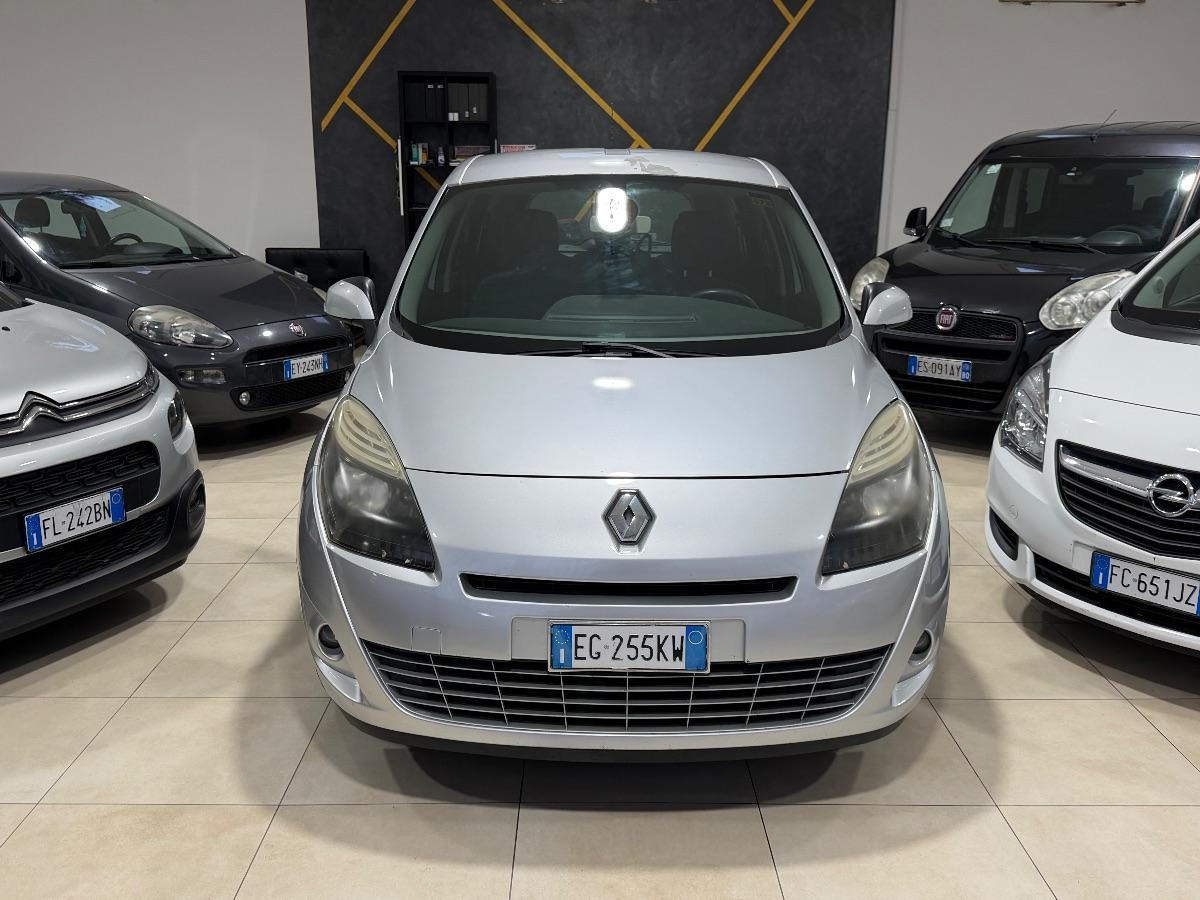 RENAULT - Scénic X-Mod - 1.5 dCi 110CV Luxe. 7P