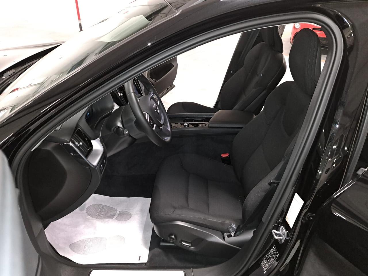 Volvo XC 60 2000 B4 (D) Mild-Hybrid Momentum AWD Automatico