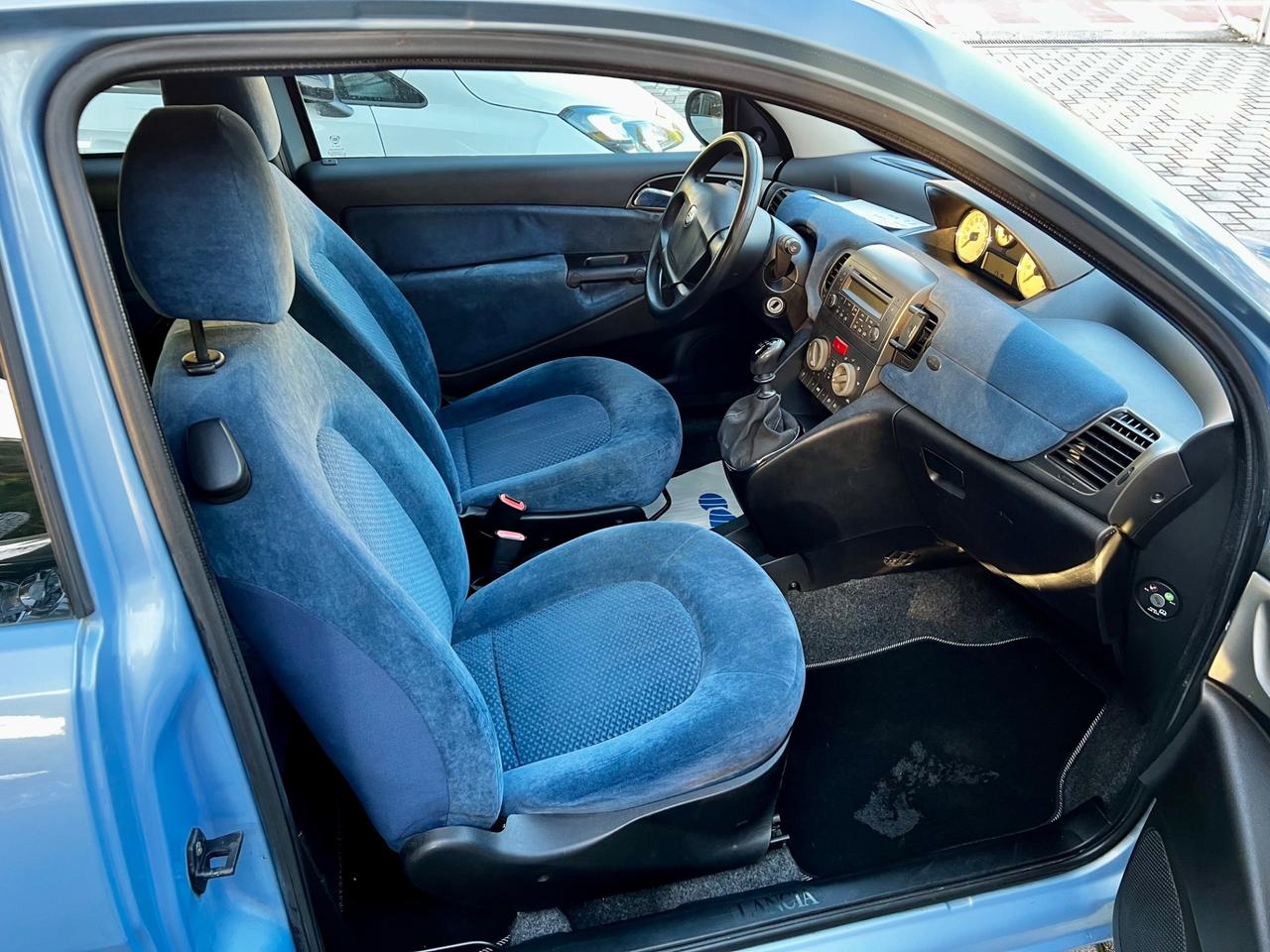 Lancia Ypsilon 1.2 16V Argento