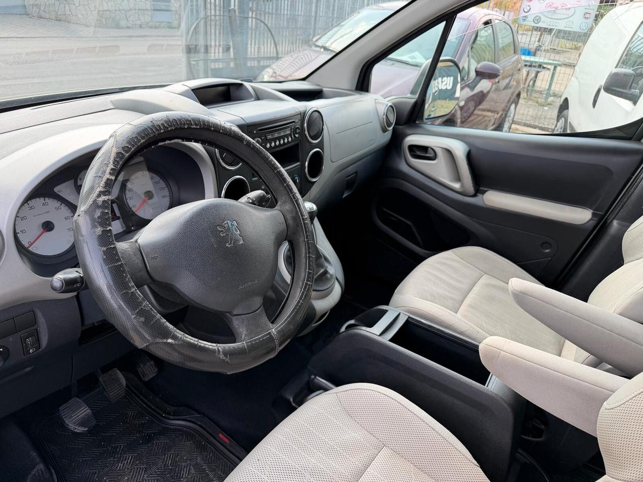 Peugeot Partner Tepee 1.6 HDi 92CV Outdoor-2011