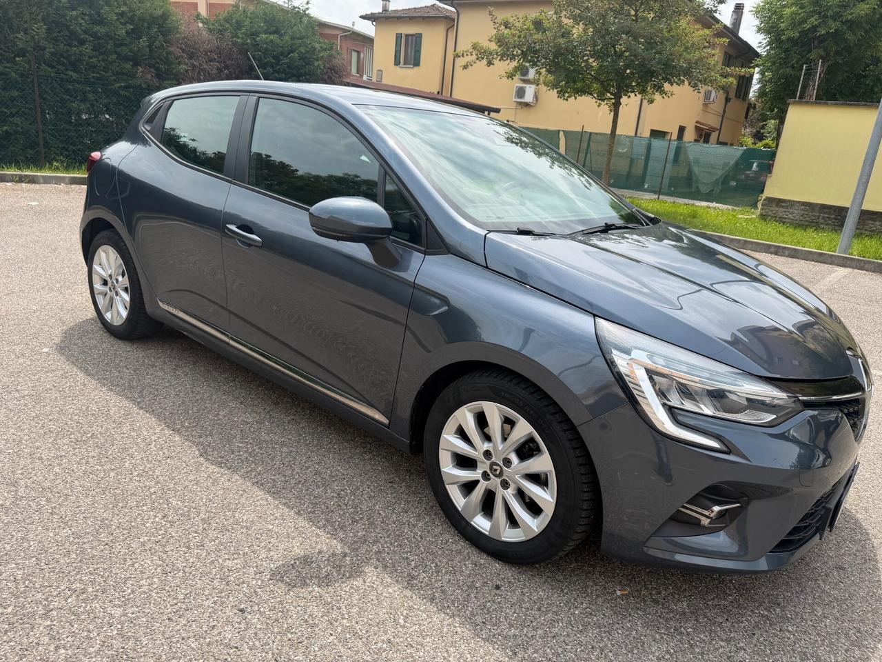 Renault Clio 1.5 dci - NAV. - NEOPATENTATI - 12 MESI DI GARANZIA -