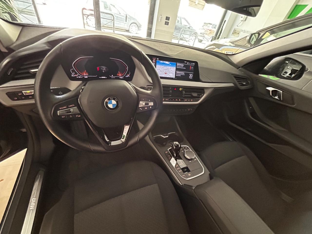 Bmw 116 116d 5p. Business Advantage