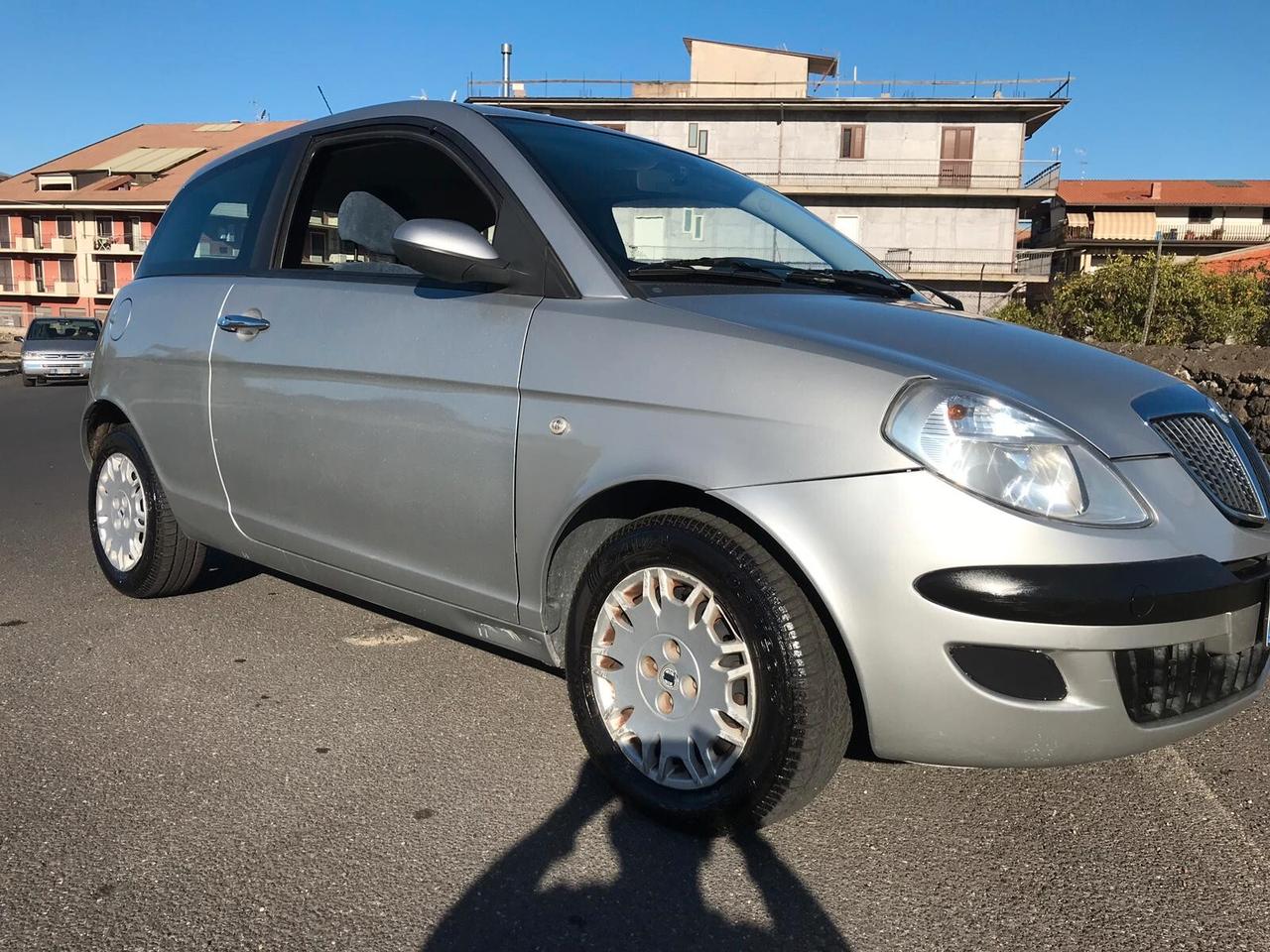 Lancia Ypsilon 1.3MLJT A-F-F-A-R-O-N-E