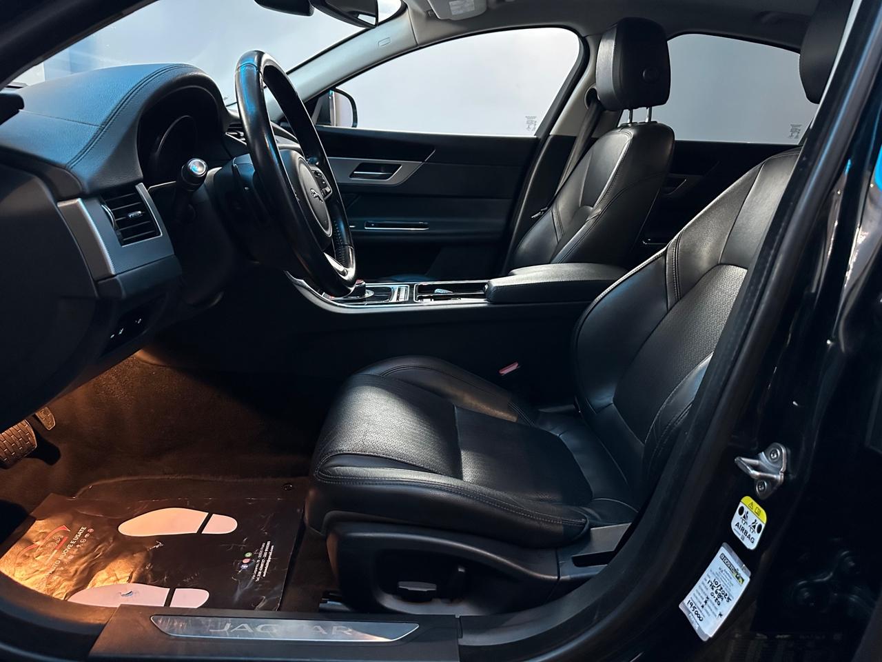 Jaguar XF 2.0 D 180 CV Portfolio