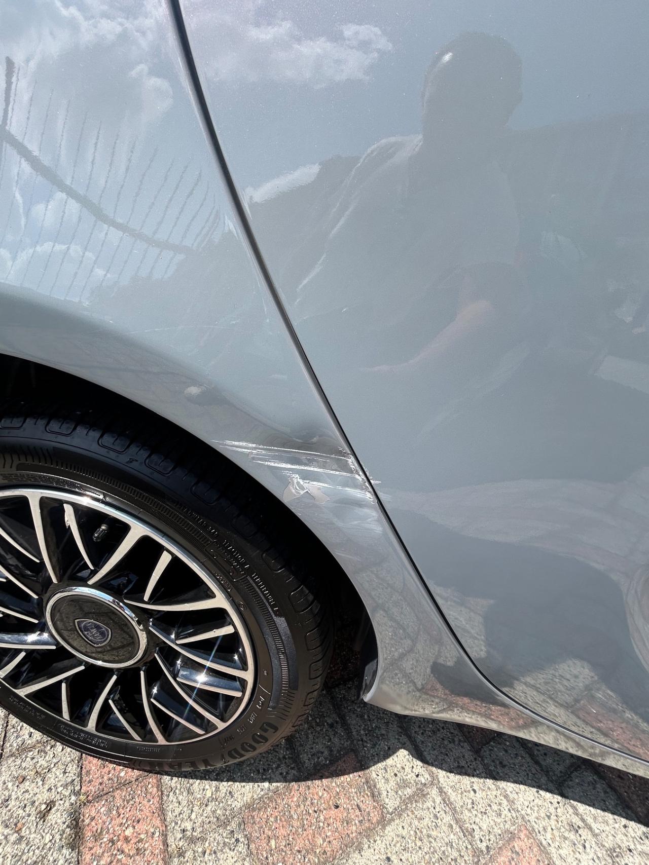 Ypsilon 1.0 FireFly 5 porte S&S Hybrid Alberta Ferretti
