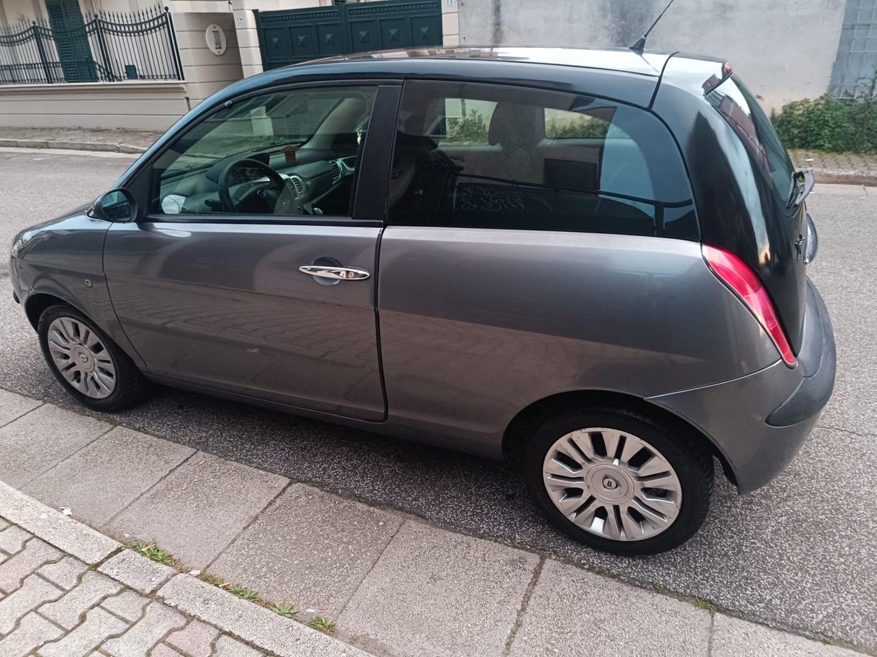 Lancia Ypsilon 1.2 GPL