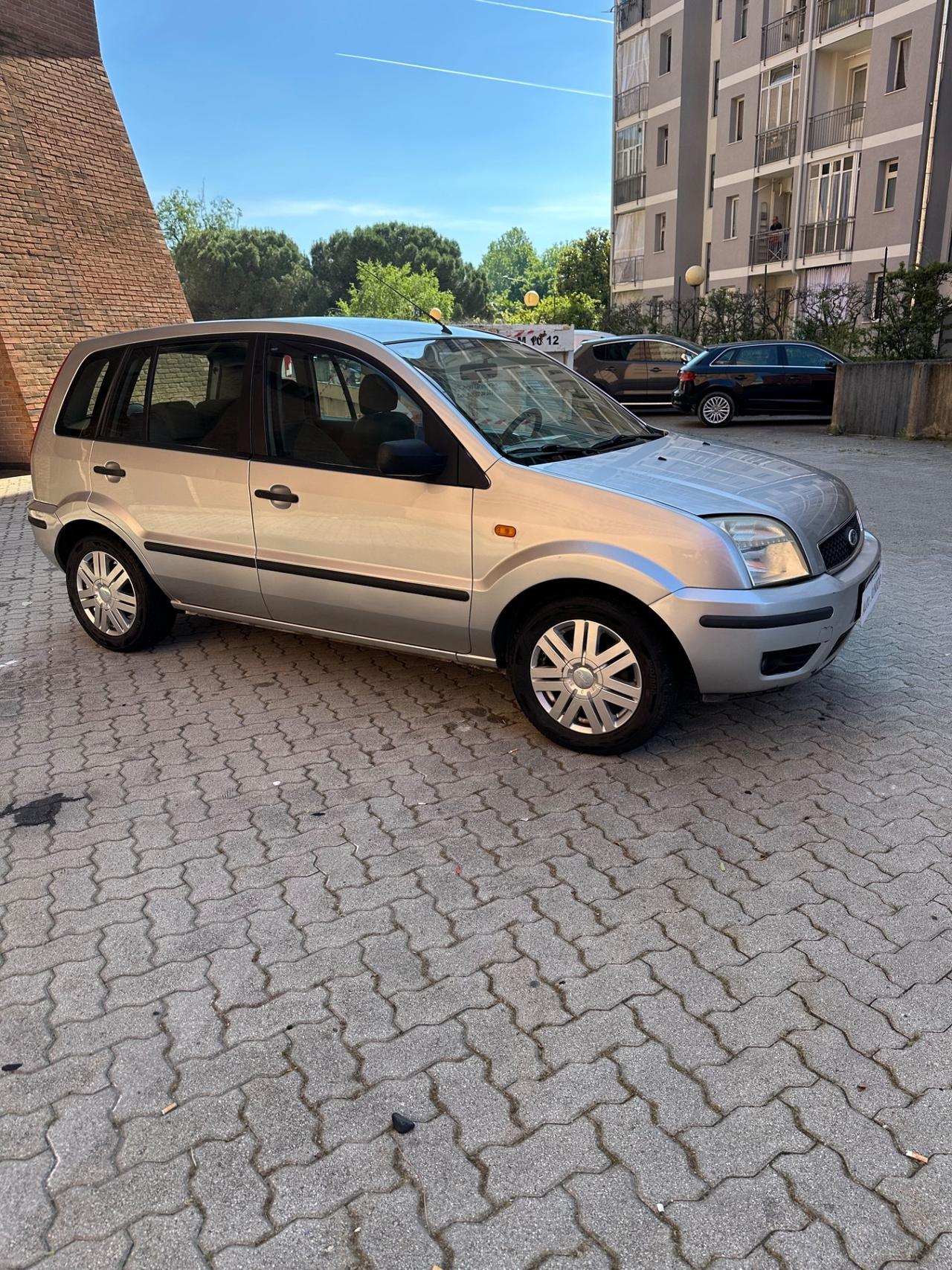 Ford Fusion 1.6 16V 5p. Plus