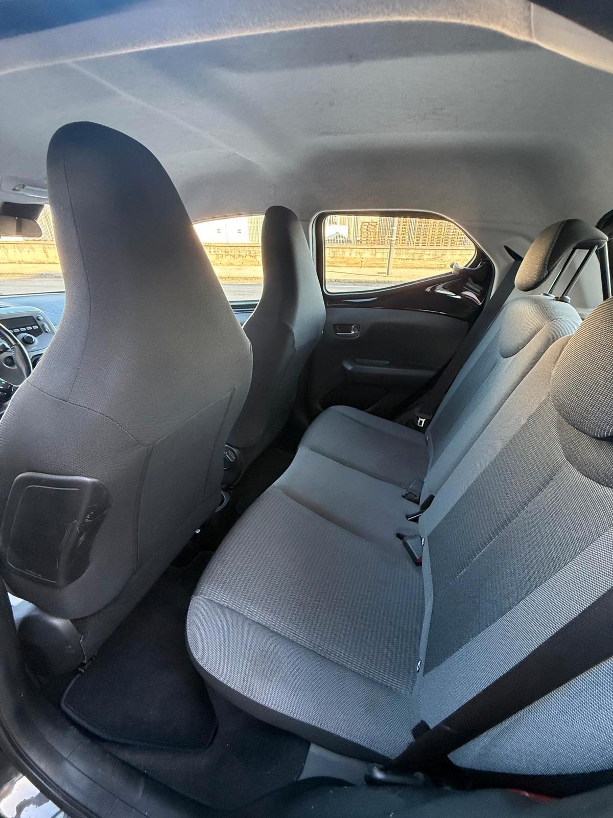 Toyota Aygo Connect 1.0 VVT-i 72 CV 5 porte x-clusiv MMT