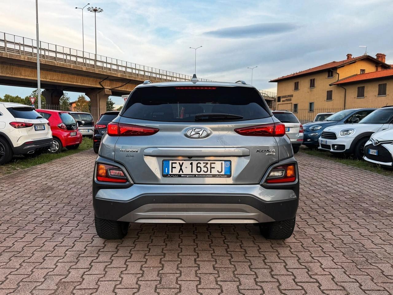 Hyundai Kona 1.6 CRDI 136 CV 4WD AUTOMATICA NAVIGA CAMERA SENSORI PDC OK NEOPATENTATI