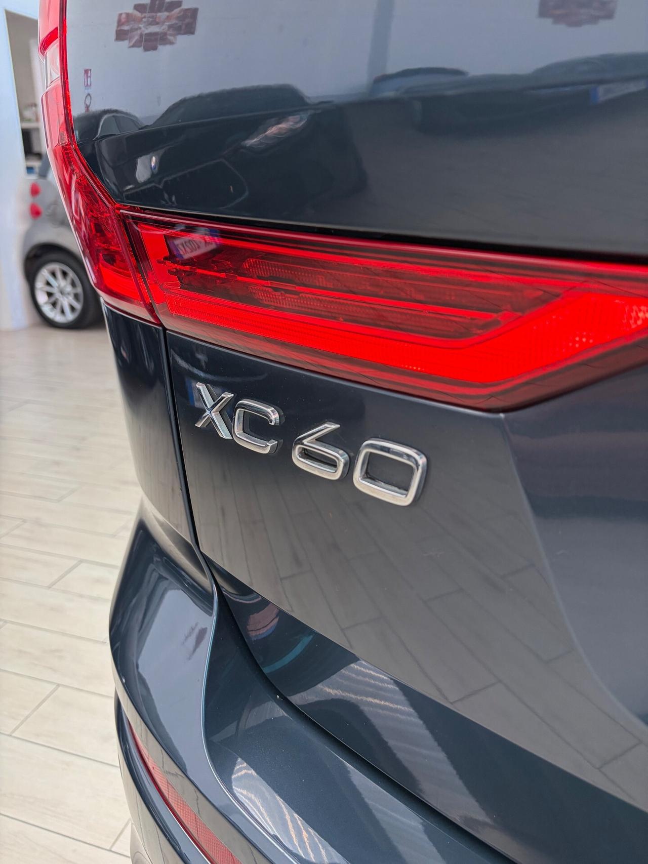 Volvo XC60 B4 (d) AWD automatico Plus Bright