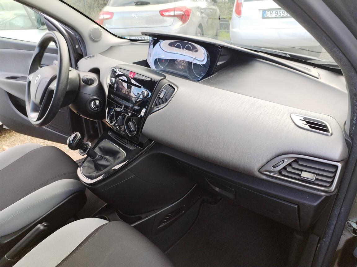 Lancia Ypsilon 1.2 69 CV 5p Silver 117000km euro 6 8/2015