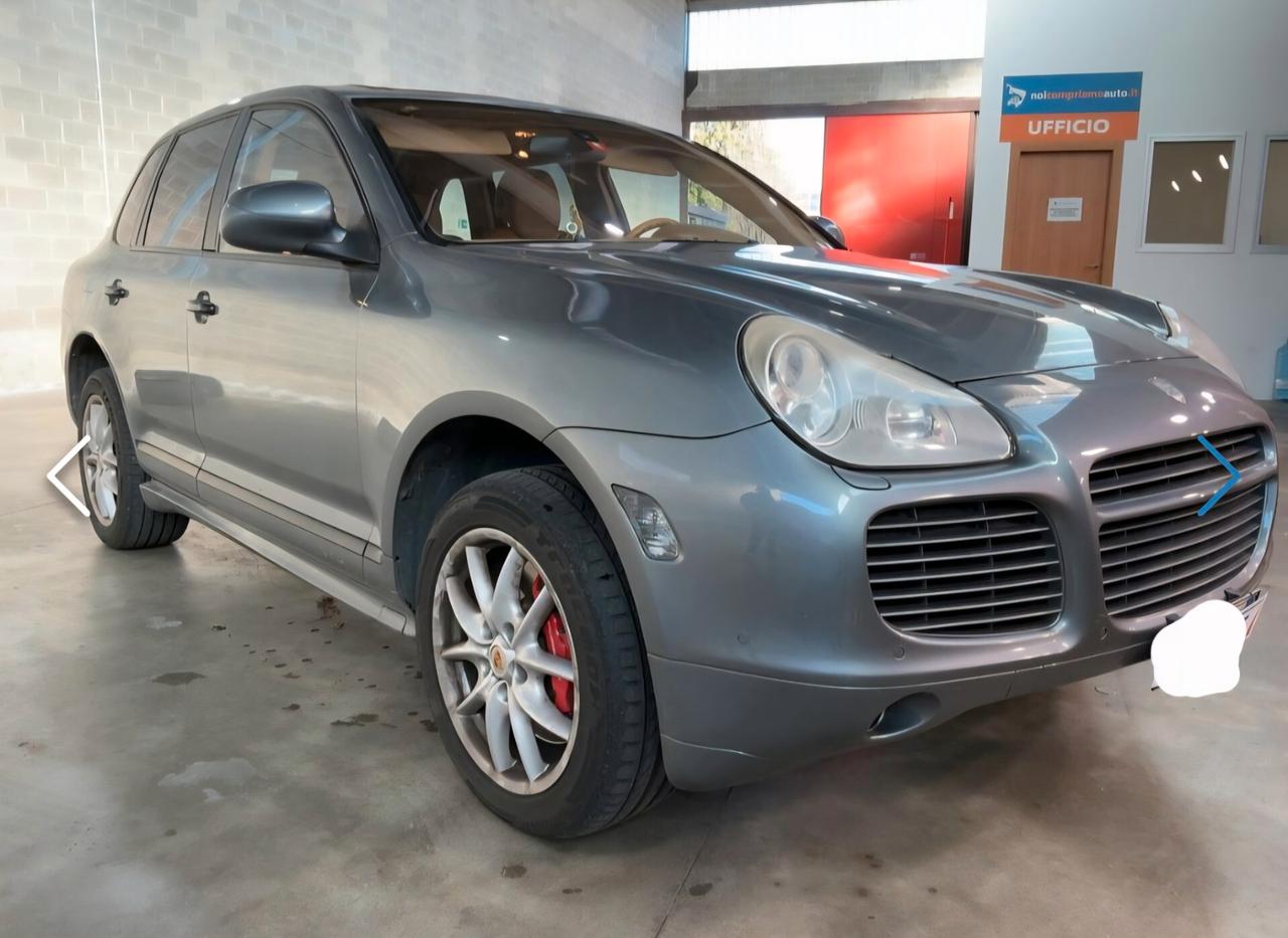 Porsche Cayenne 4.5 cat Turbo S 521cv
