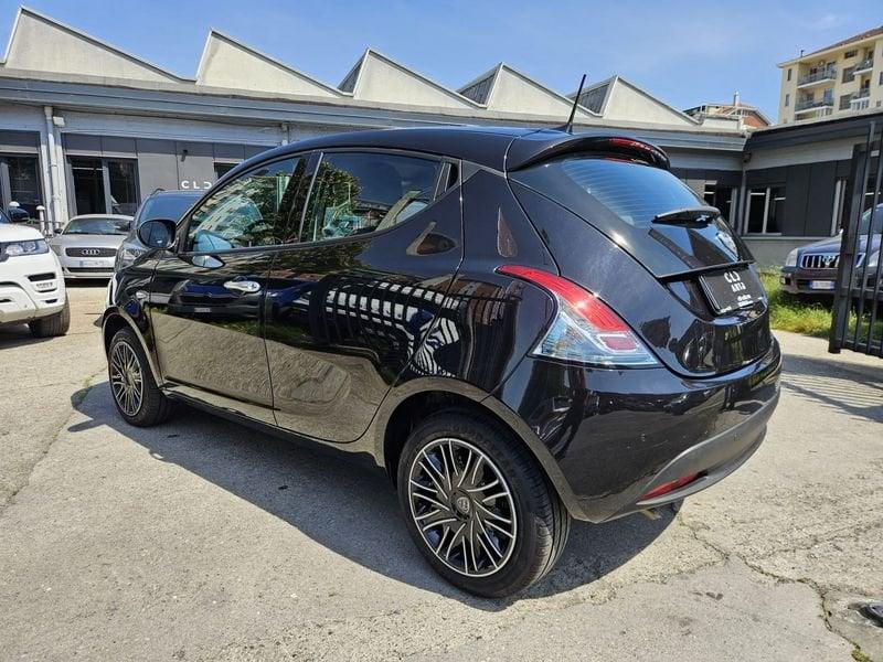 Lancia Ypsilon 1.0 FireFly 70cv Hybrid
