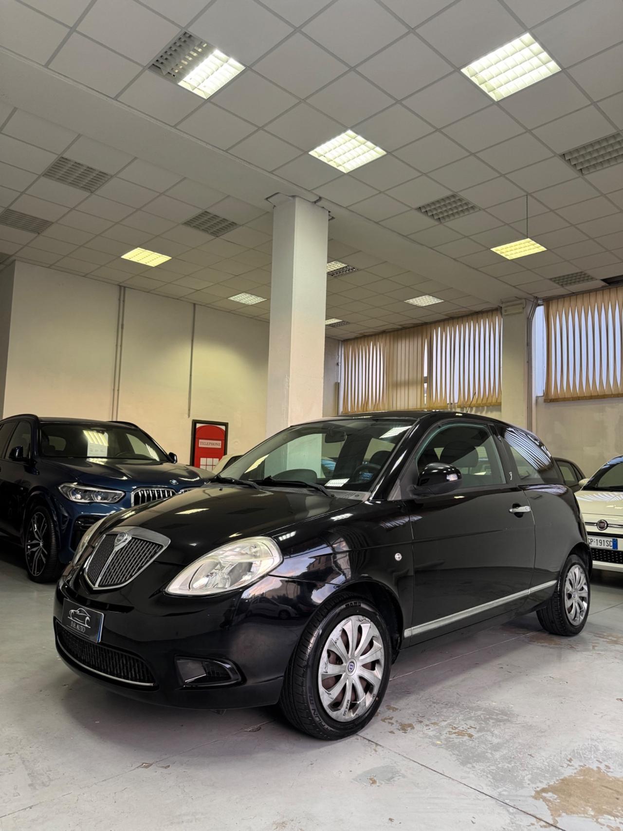 Lancia Ypsilon 1.2 69 CV 5 porte S&S Platinum