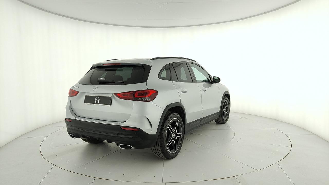 Mercedes-Benz GLA 180 d Premium auto