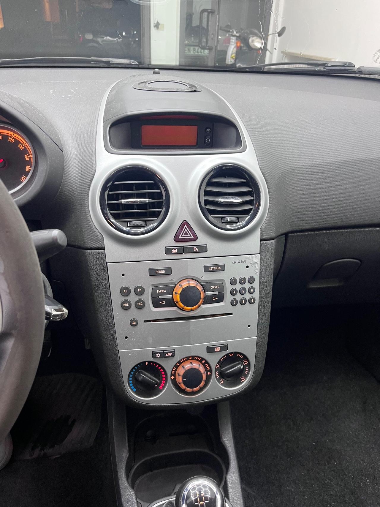 Opel Corsa 1.2 80CV 5 porte GPL-TECH Club