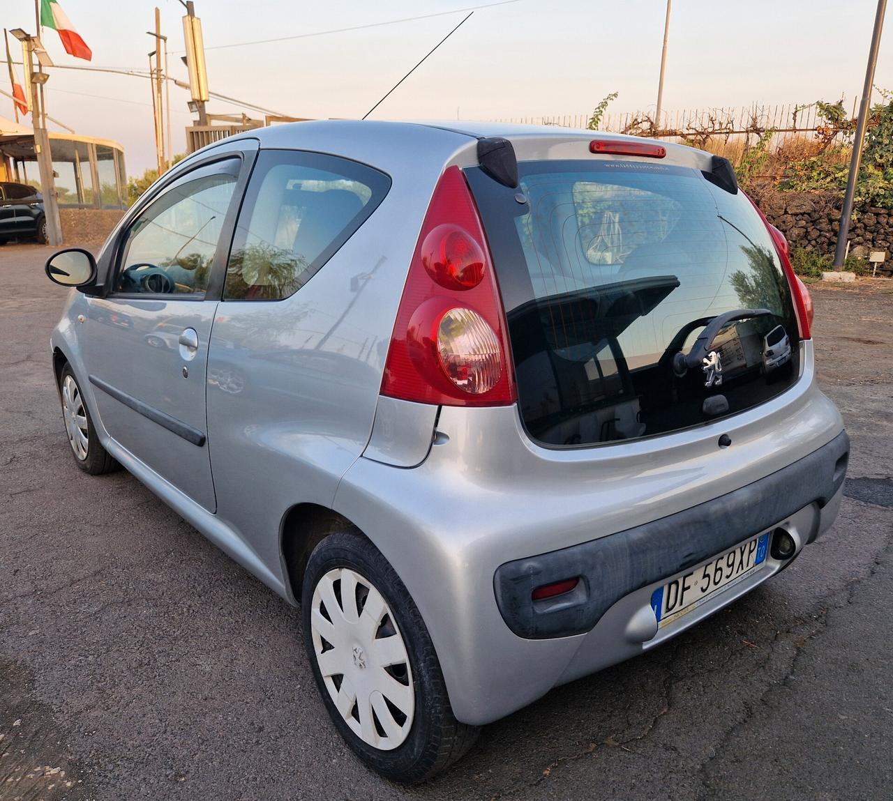 Peugeot 107 1.0 68CV 3p. Plaisir