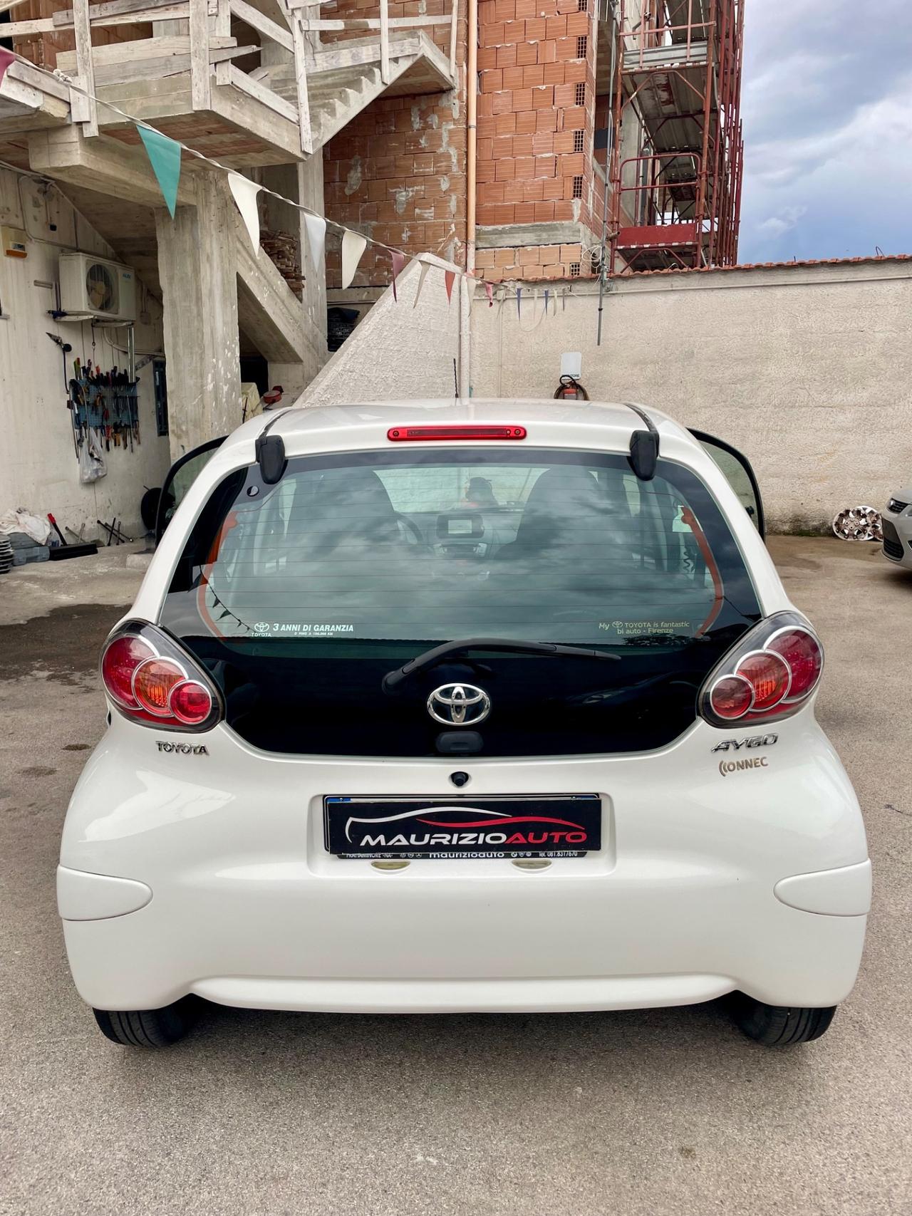 Toyota Aygo 1.0 12V VVT-i 5 porte Sol Connect navigatore