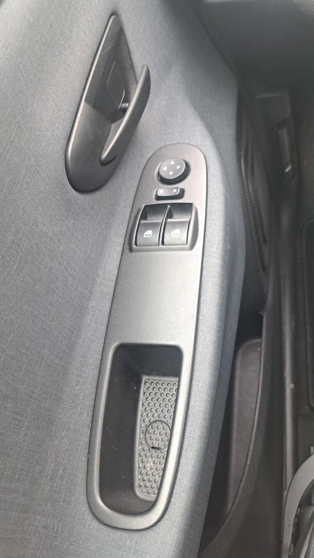 Lancia Ypsilon 1.0 FireFly 5 porte S&S Hybrid Ecochic Gold