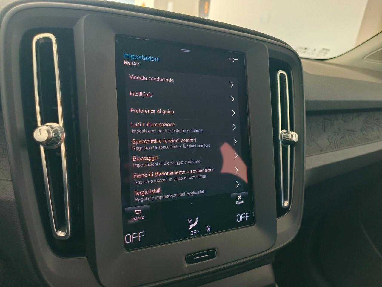 Volvo XC40 T3 Momentum Core