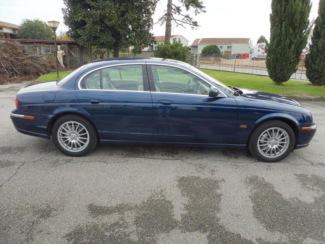 Jaguar S-Type 2.5 V6 Executive