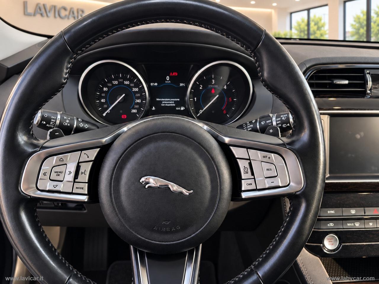 JAGUAR F-Pace 2.0 D 180 CV AWD aut. R-Sport