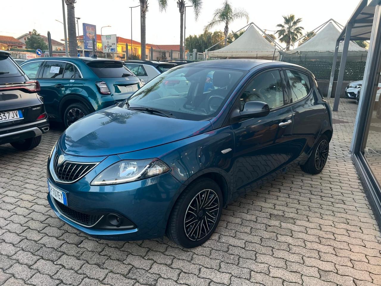 Lancia Ypsilon 1.0 FireFly 5 porte S&S Hybrid Alberta Ferretti