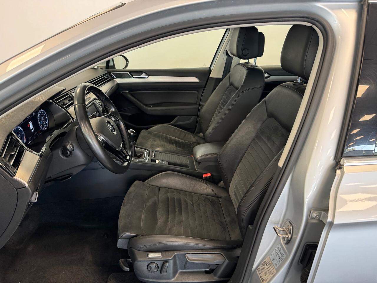 Volkswagen Passat Variant 2.0 TDI Highline BlueMotion Technology XENON PELLE NAVI