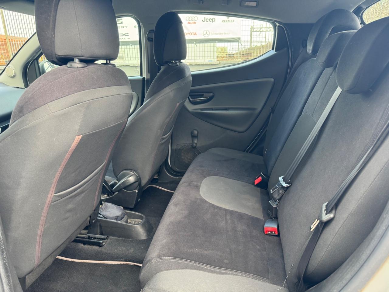 Lancia Ypsilon 1.2 69 CV 5 porte GPL Ecochic Silver