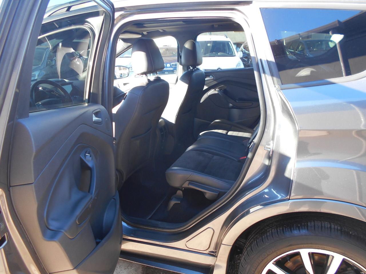 Ford Kuga 2.0 TDCI 180 CV S&S 4WD Powershift ST-Line Business