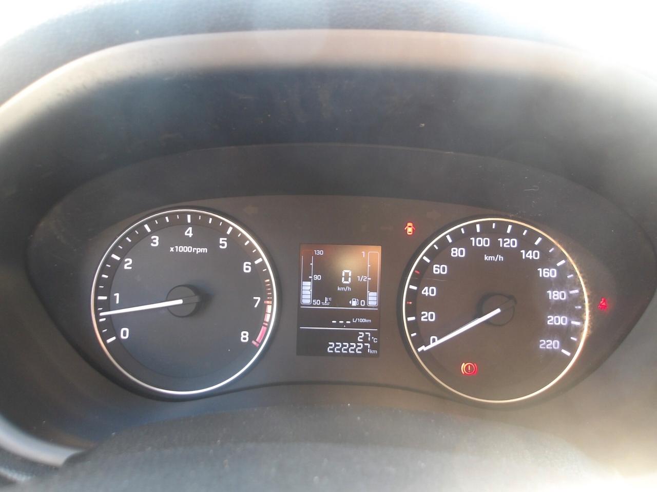 HYUNDAI I20 1.2 BENZ-2015