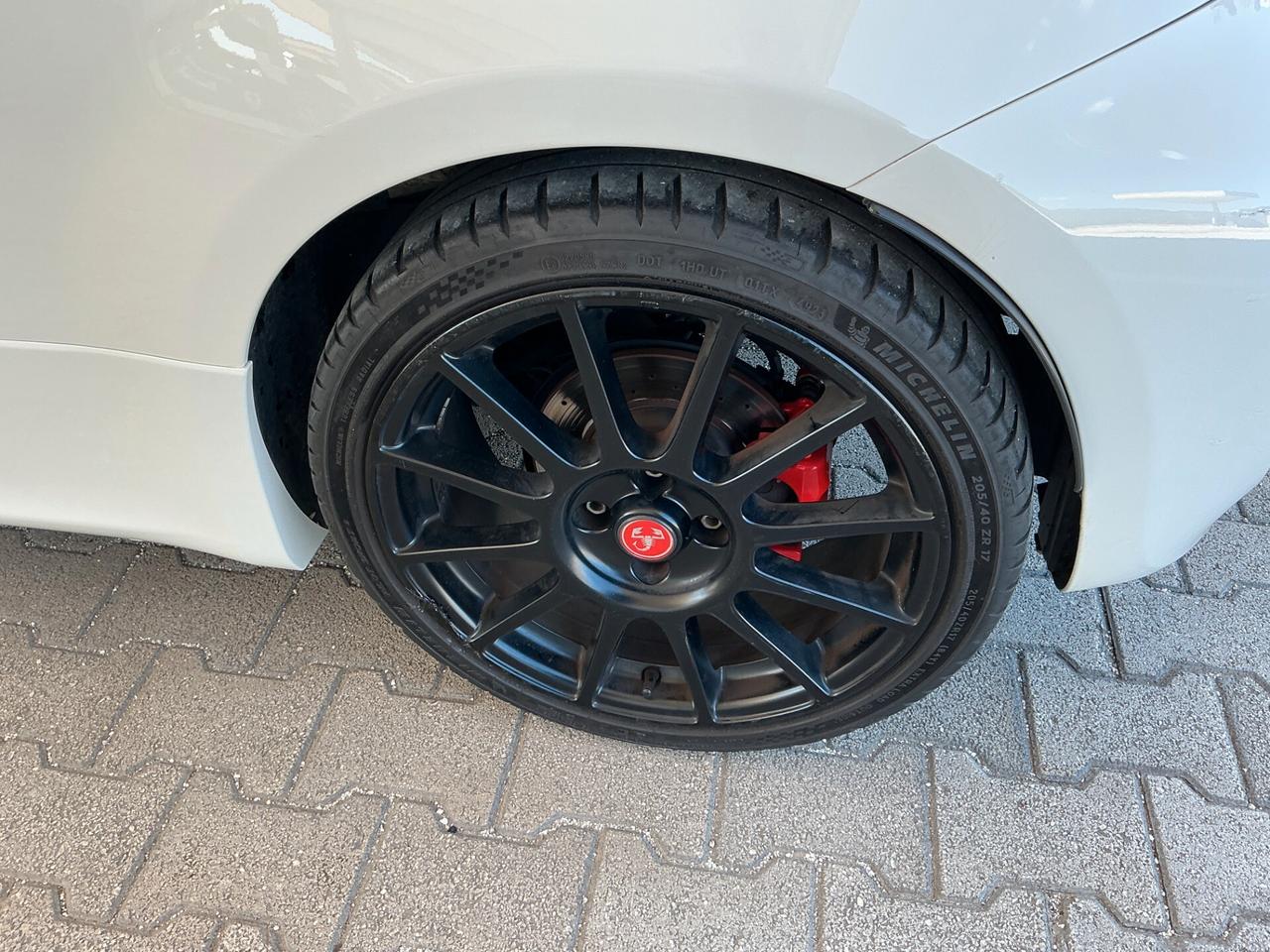Abarth 595 1.4 Turbo T-Jet 180 CV Esseesse