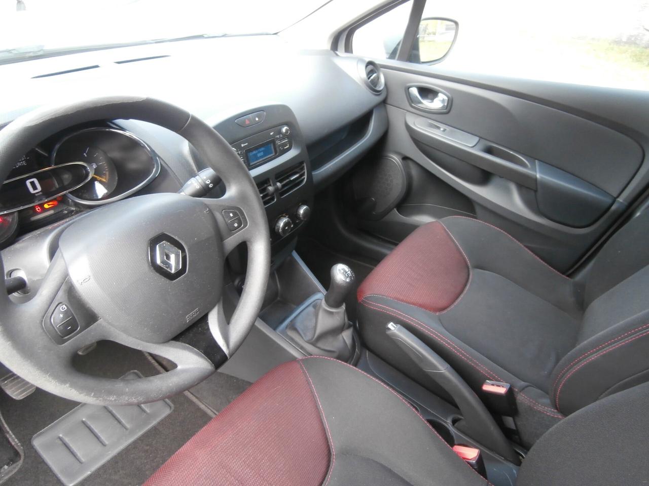 Renault Clio 1.2 75CV 5 porte Live NEOPATENTATI