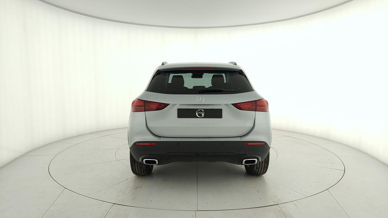 Mercedes-Benz GLA 200 d automatic