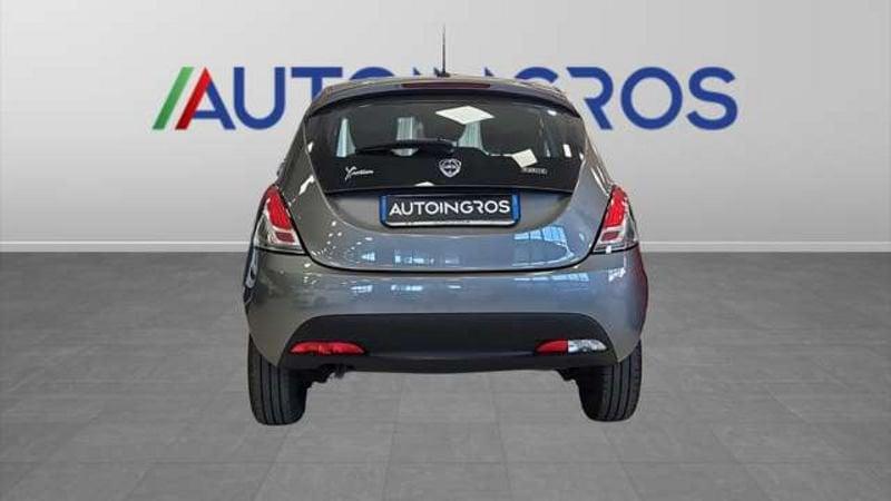 Lancia Ypsilon 1.0 FireFly Hybrid Silver