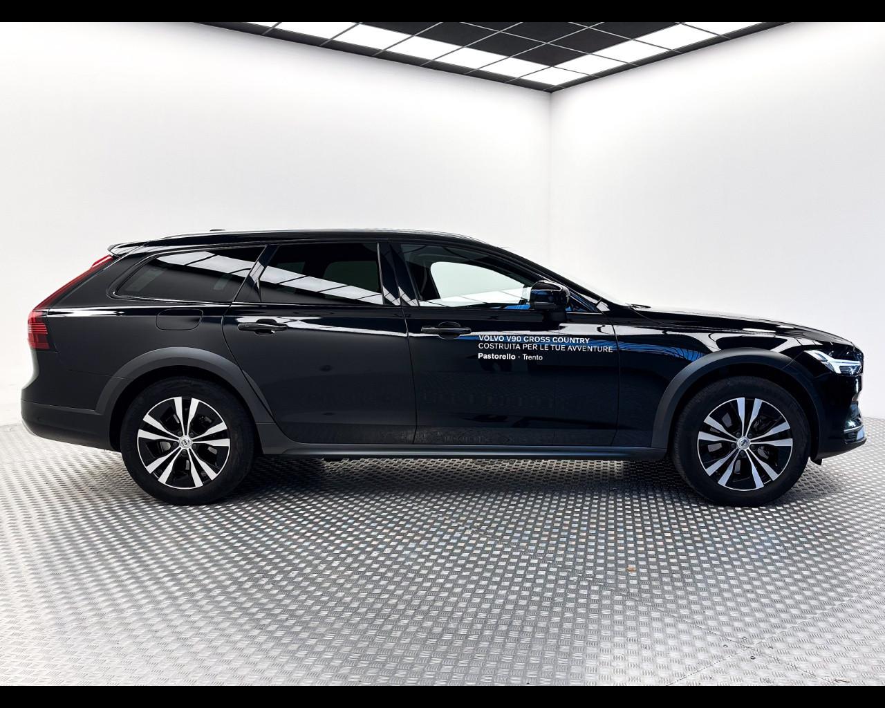 VOLVO V90 Cross country B4 (d) 2.0 Business