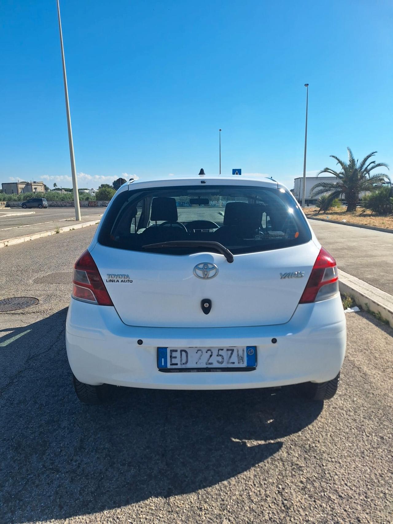 Toyota Yaris 1.0 3 porte Now - 2010