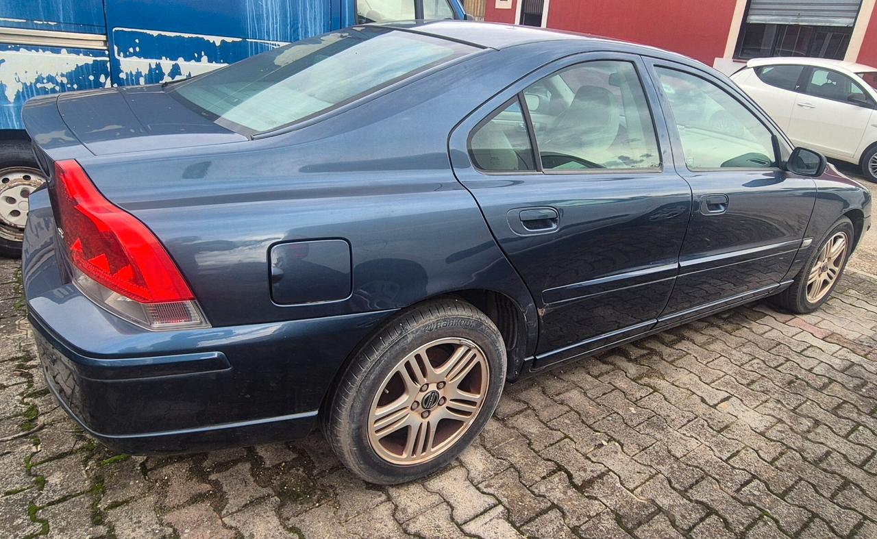 Volvo S60 2.4 D5 20V (185CV) cat Momentum