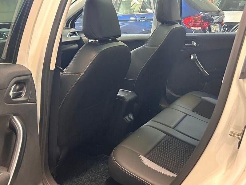 Peugeot 2008 PureTech 82 Allure